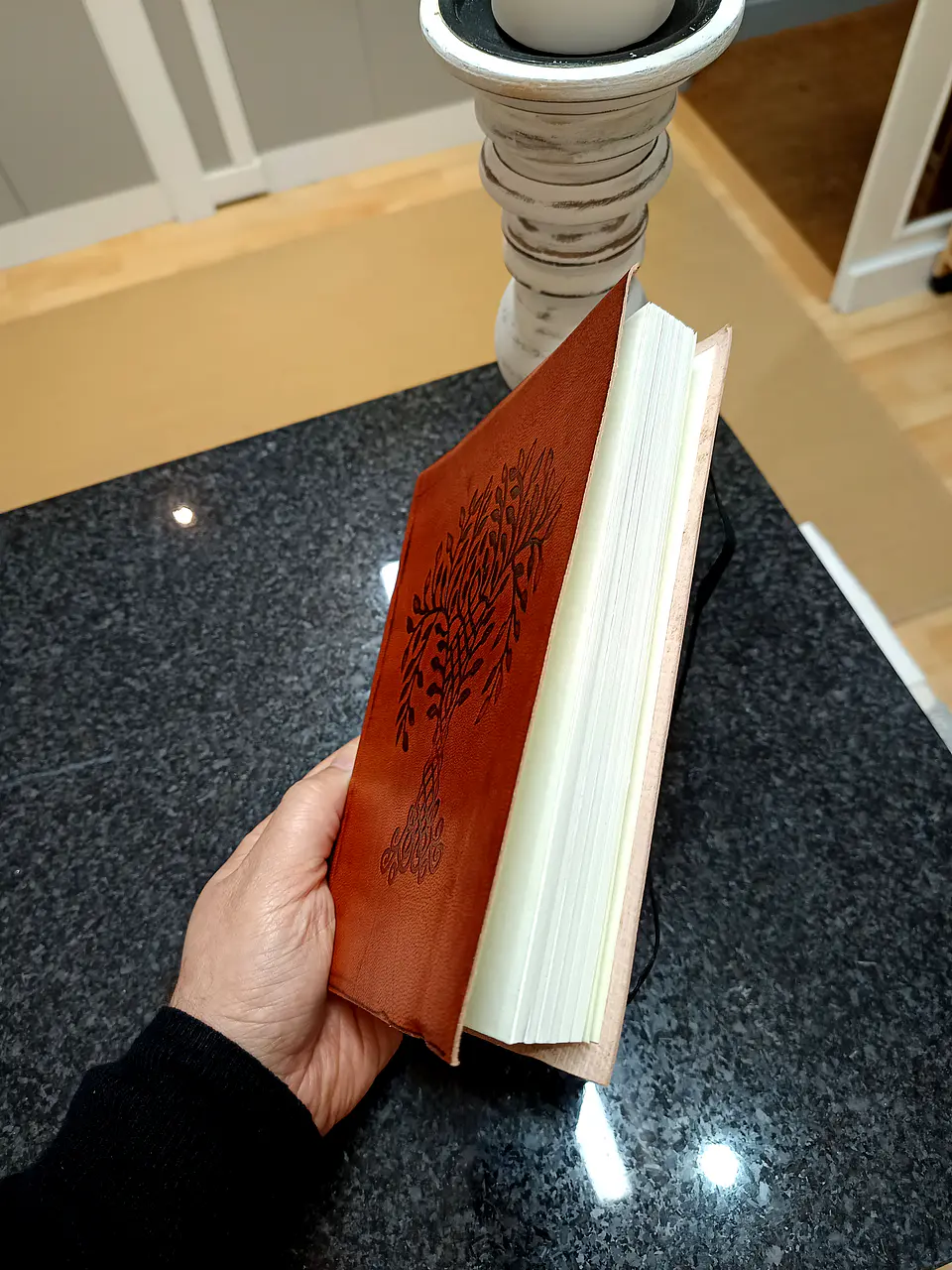 Caderno de Couro Vegetal com Alça - Árvore da Vida 20,5x16x2cm 5