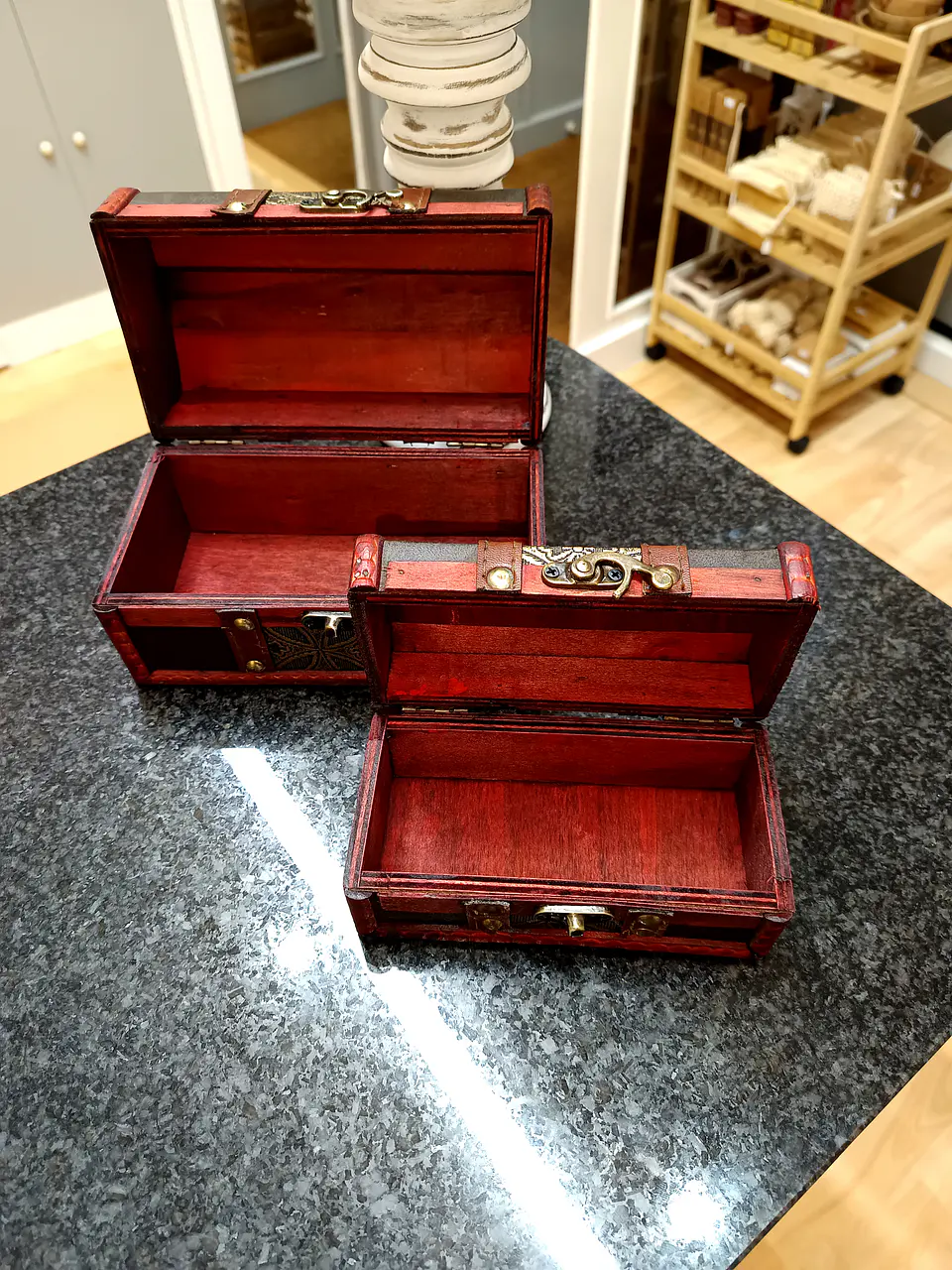 Conjunto de 2 Caixas Coloniais - Baú Metal em Relevo 10x18x10cm 5