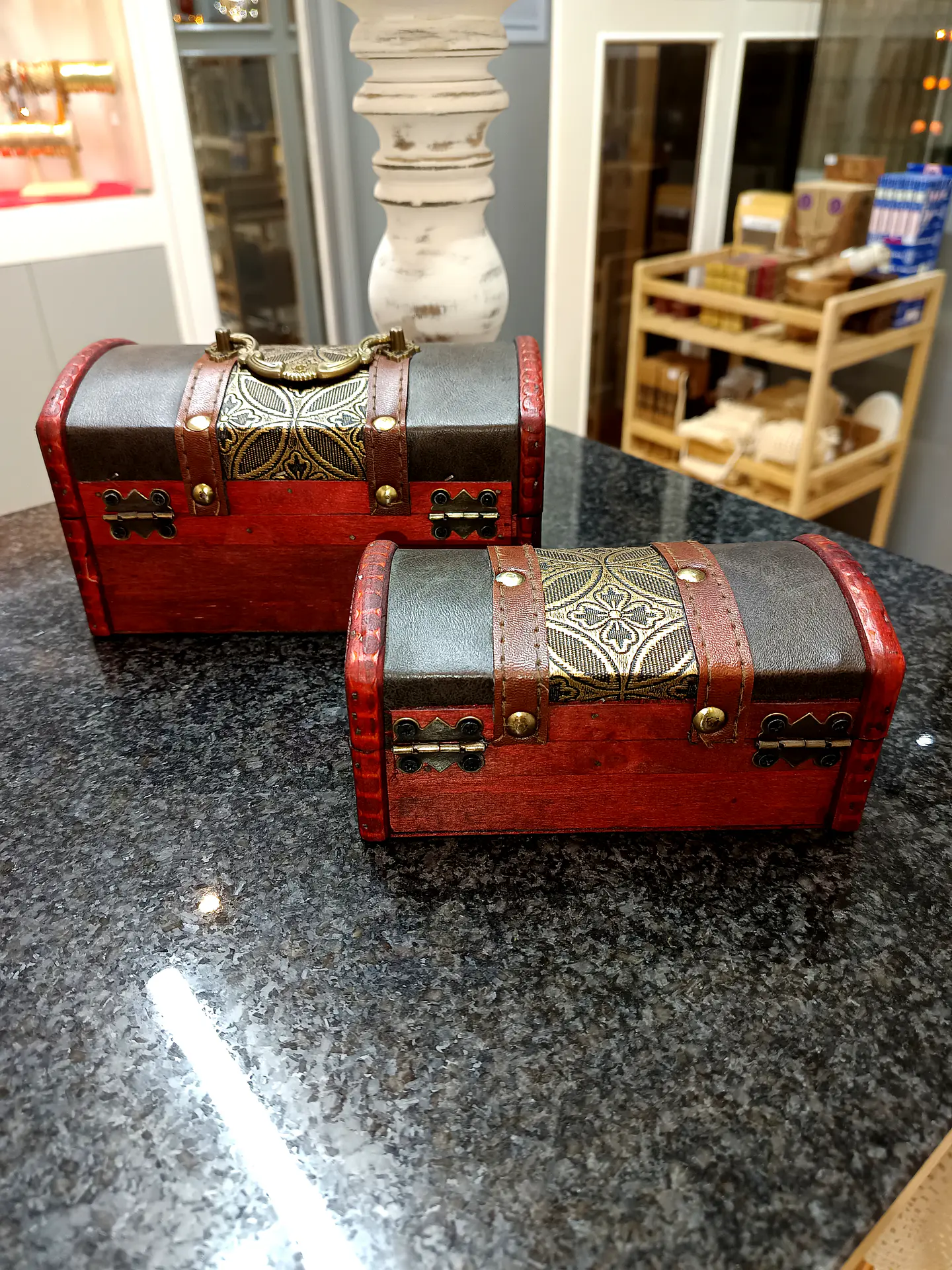 Conjunto de 2 Caixas Coloniais - Baú Metal em Relevo 10x18x10cm 6