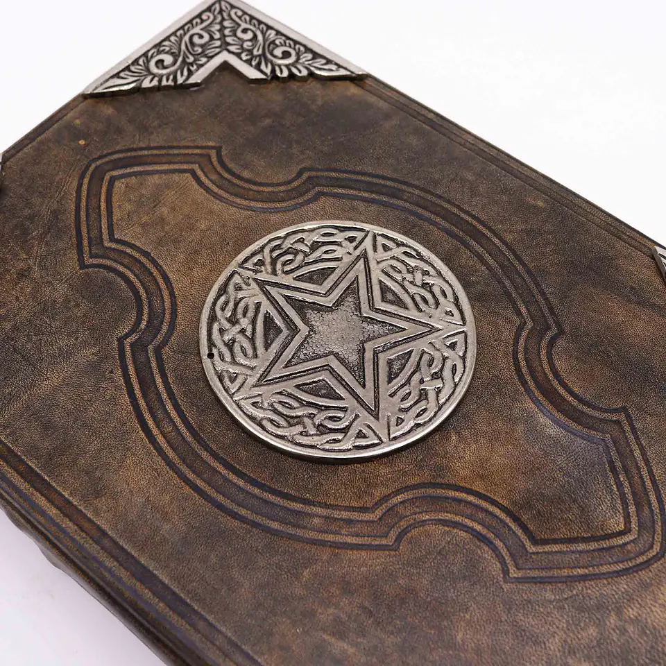 Livro em Pele Bronzeado com Bordas Decalcadas em Zinco - Pentagrama 26x18x4,5cm 5