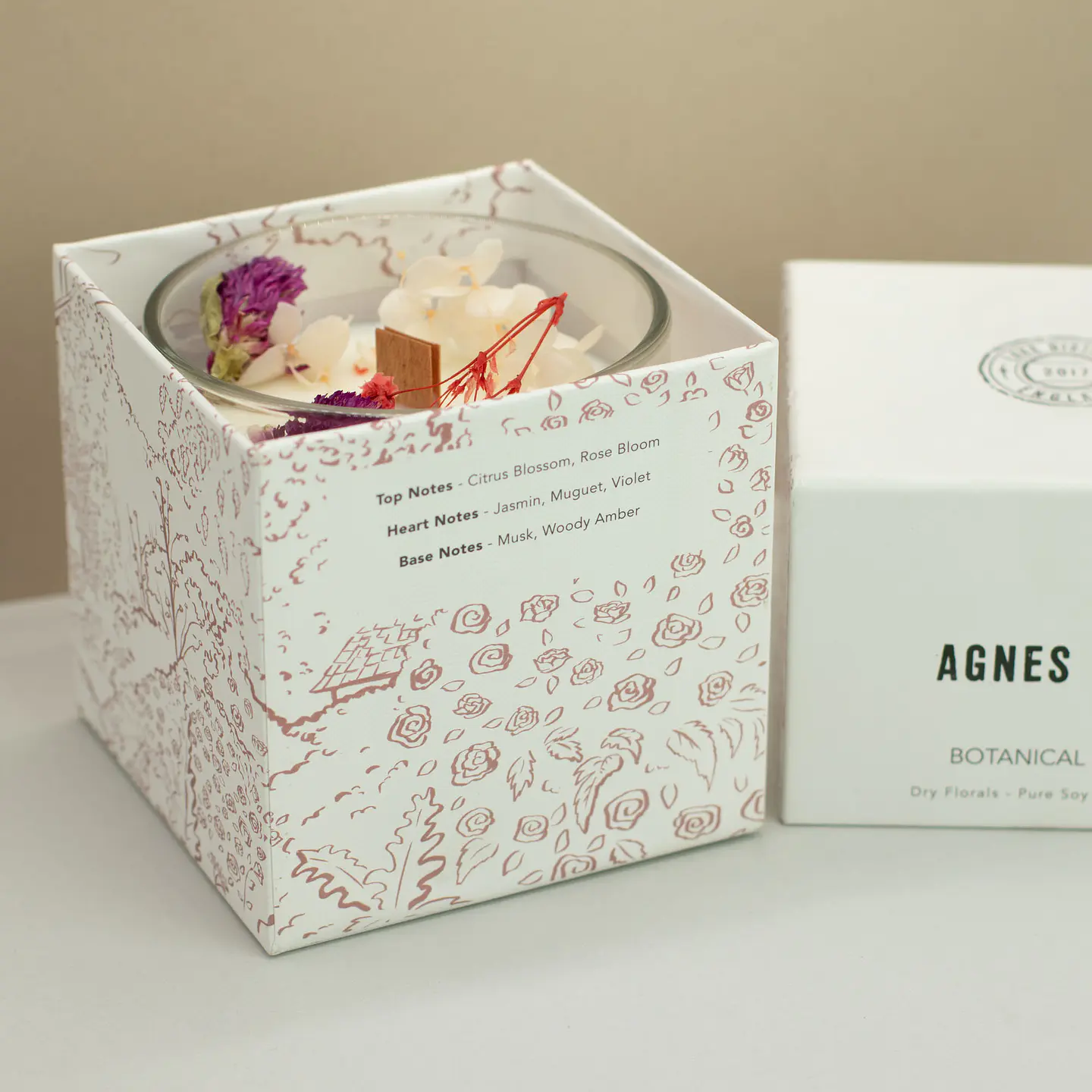 Vela Botânica de Cera de Soja Agnes + Cat - Rosas de Sawrey 4