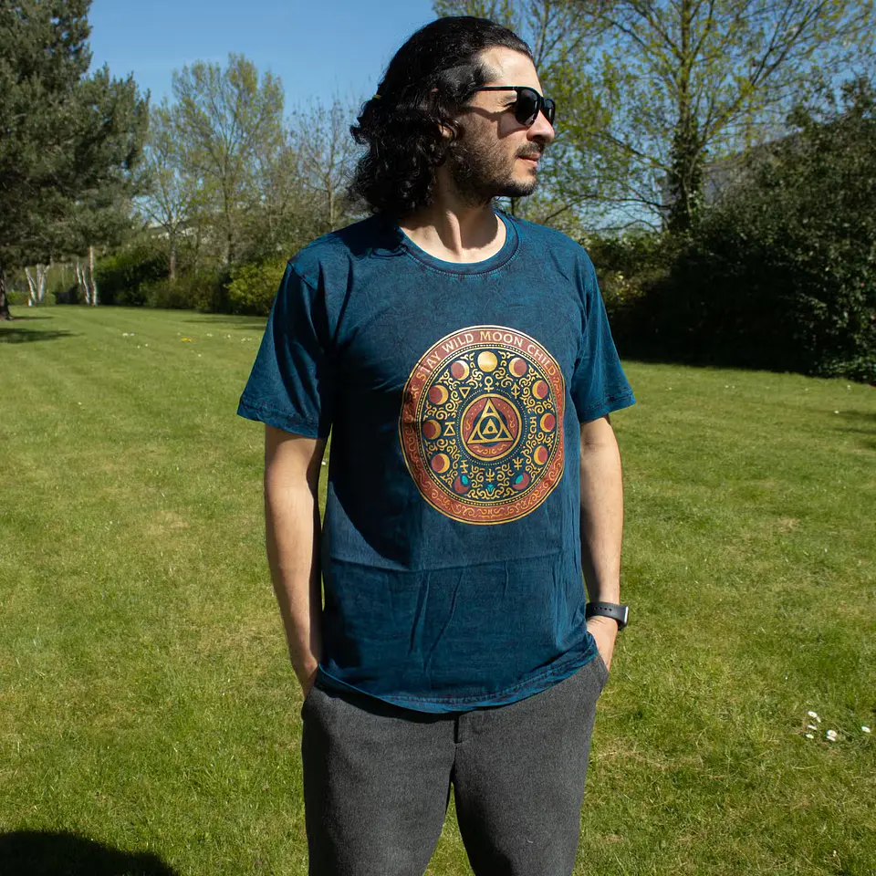 T-shirt Nomad Sari Efeito Lavagem - Stay Wild, Moon Child - Azul 6