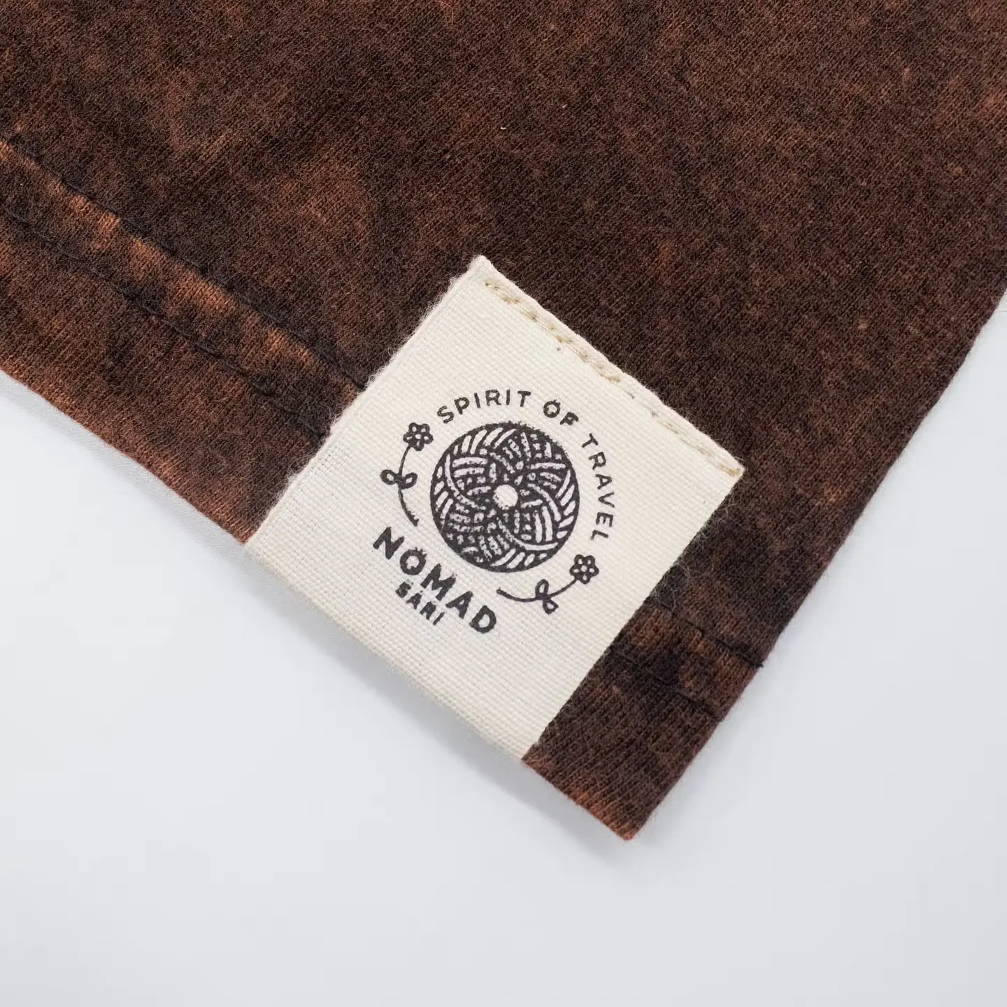 T-shirt Nomad Sari Efeito Lavagem - Sol & Zodíaco - Castanho 5