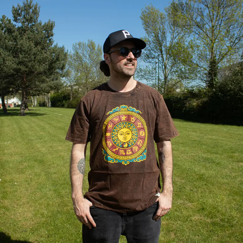 T-shirt Nomad Sari Efeito Lavagem - Sol & Zodíaco - Castanho 7