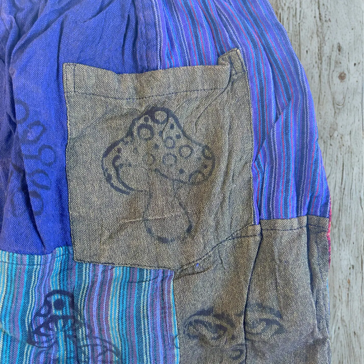 Calças Cogumelo Nomad Sari - Estampas de Quadrados - Tons Roxo 3