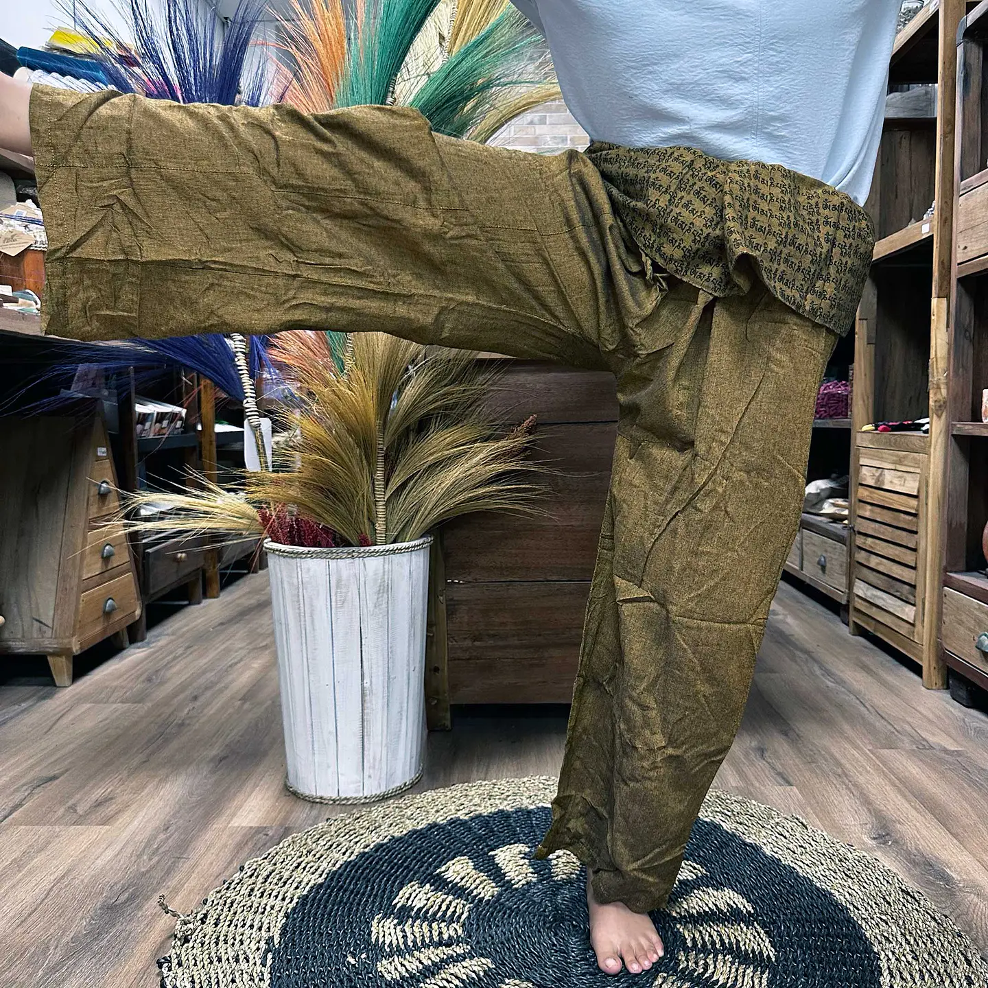 Calças Yoga & Meditação c/ Mantra - Estilo Pescador Tailandês - Verde 2