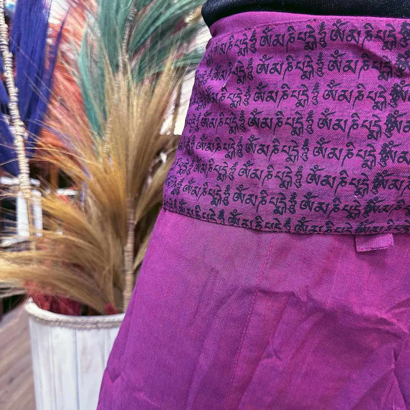 Calças Yoga & Meditação c/ Mantra - Estilo Pescador Tailandês - Roxo 3