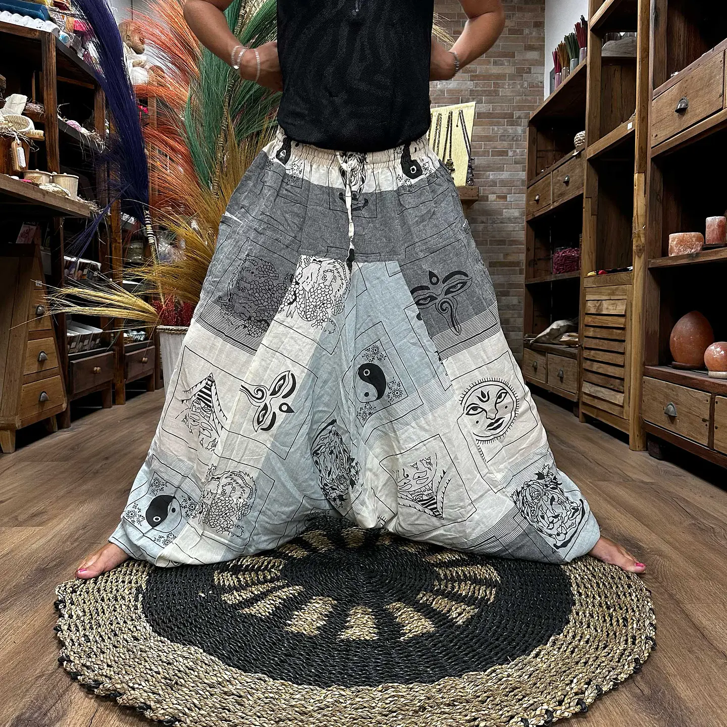 Calças Yoga & Meditação Estampadas - Estilo Aladdin Himalayan - Branco/Cinzento 1