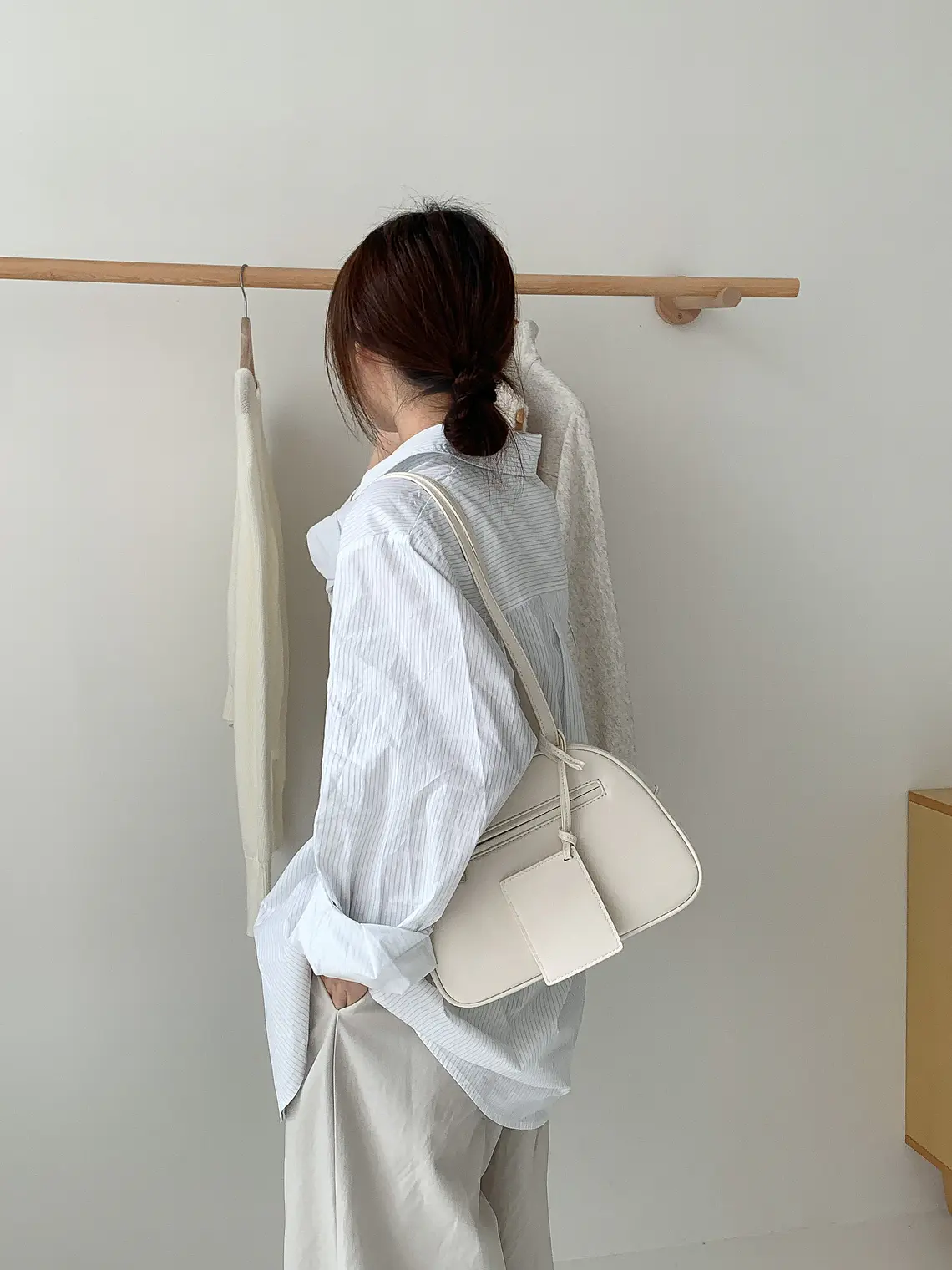 Bolso Bowling 'Arco' con Cartera Colgante - Estilo Retro Urbano & Funcional 6