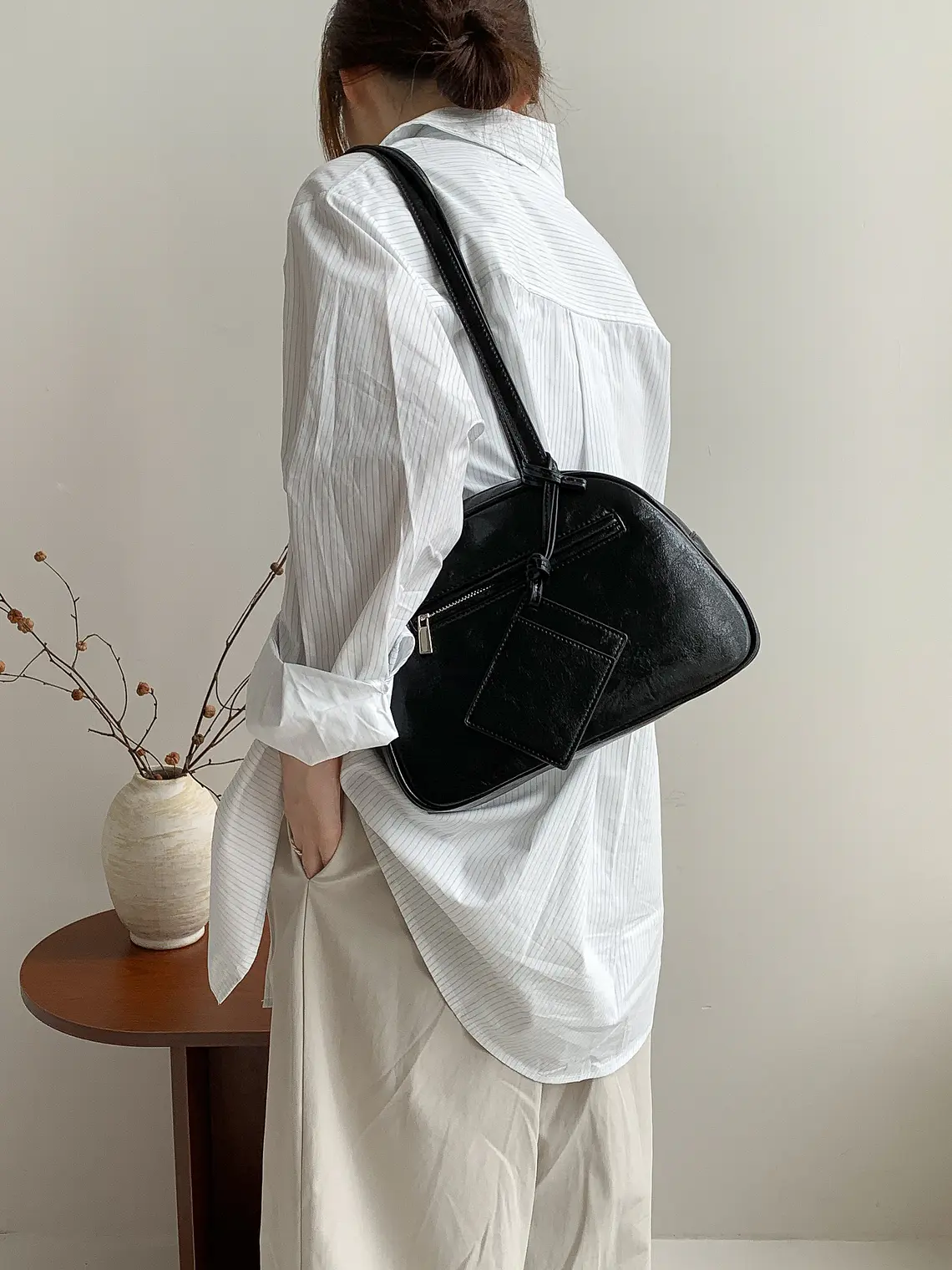 Bolso Bowling 'Arco' con Cartera Colgante - Estilo Retro Urbano & Funcional 3