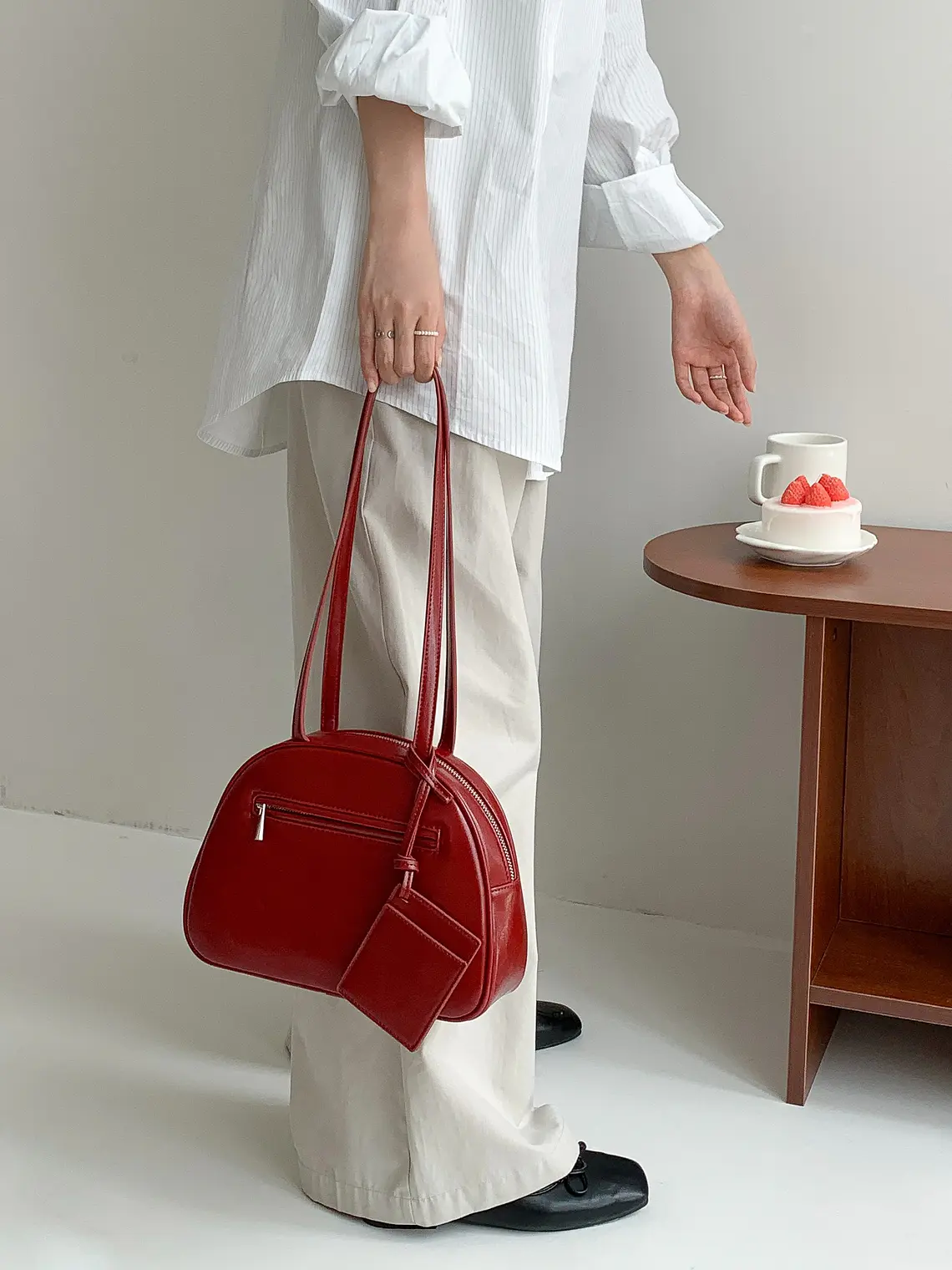 Bolso Bowling 'Arco' con Cartera Colgante - Estilo Retro Urbano & Funcional 10