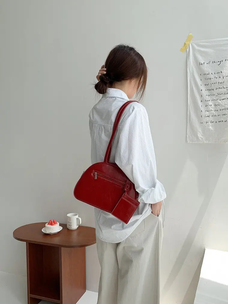 Bolso Bowling 'Arco' con Cartera Colgante - Estilo Retro Urbano & Funcional 11
