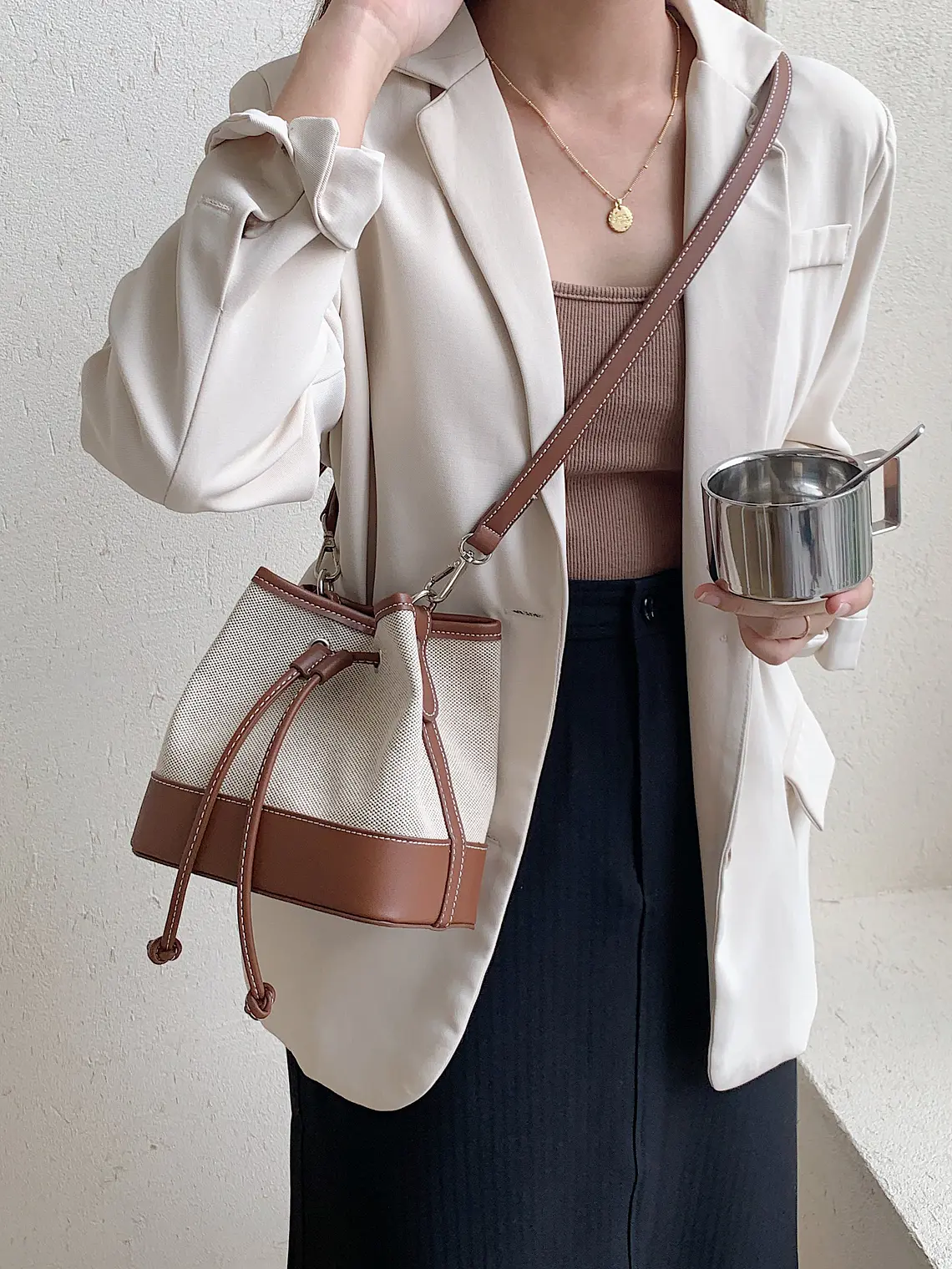 Bolso Bucket de Lona con Ribetes de Cuero PU - Casual, Ligero & Versátil 7