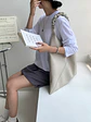 Bolso Hobo Triangular con Asa Fruncida — Estilo Minimalista Urbano - Miniatura 11