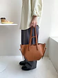 Bolso Tote de Cuero Sintético Texturizado con Costuras Decorativas y Nudos Laterales — Estilo Clásico Estructurado - Miniatura 5