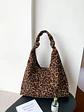 Bolso Hobo de Tela Texturizada con Estampado Leopardo — Estilo Atrevido para el Día a Día - Miniatura 2