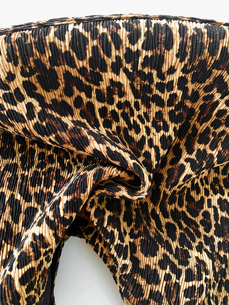 Bolso Hobo de Tela Texturizada con Estampado Leopardo — Estilo Atrevido para el Día a Día 7