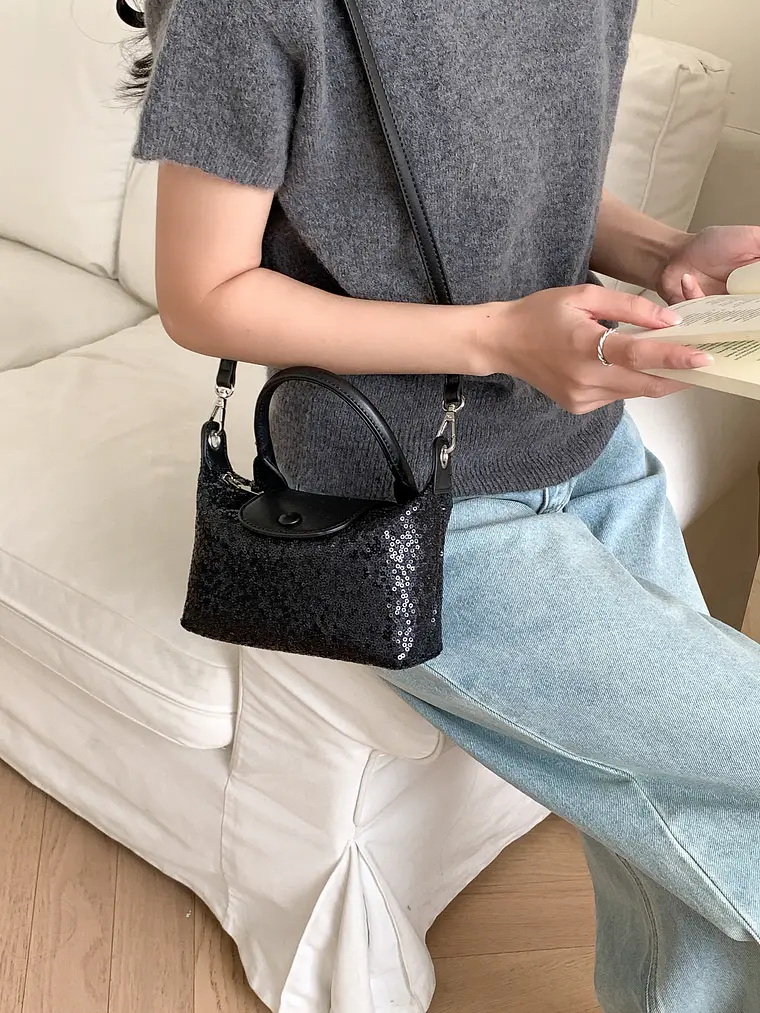 Mini Bolso con Lentejuelas, Asa Superior y Correa Cruzada Ajustable — Destellos para el Día a Día 11