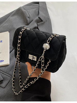 Bolso bandolera acolchado con diseño romboidal — Estilo urbano minimalista