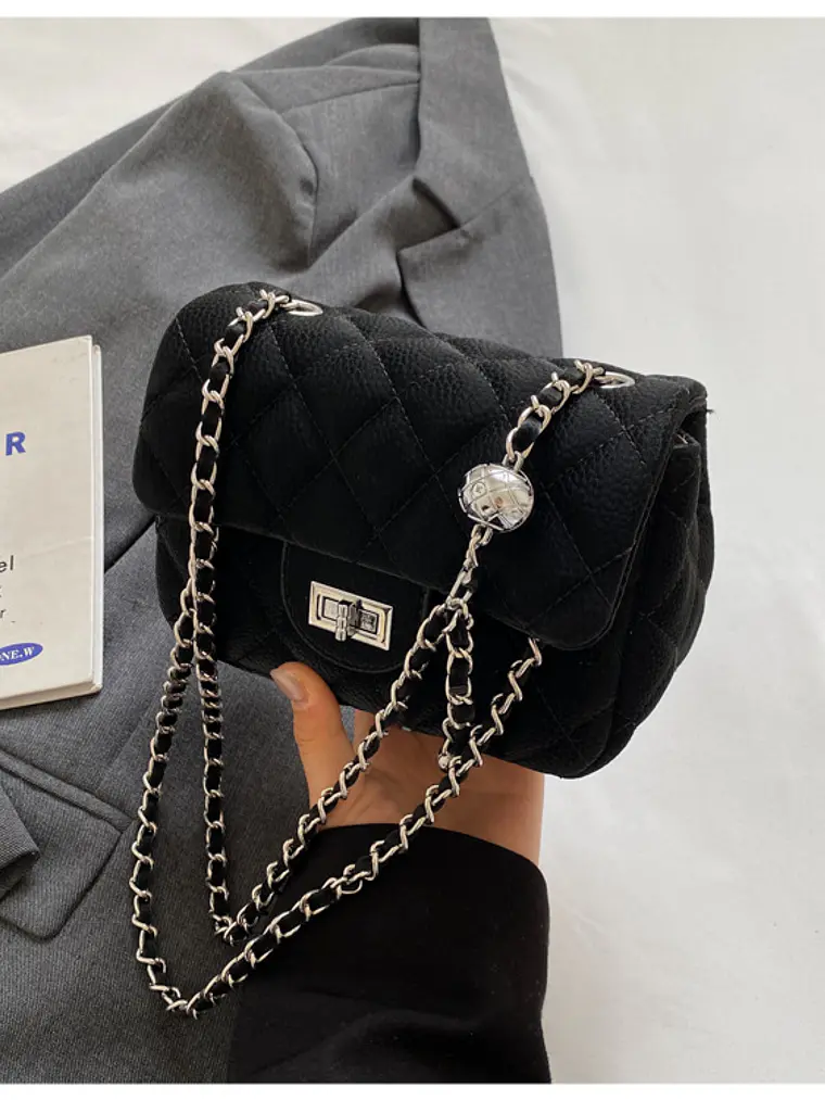 Bolso bandolera acolchado con diseño romboidal — Estilo urbano minimalista 1