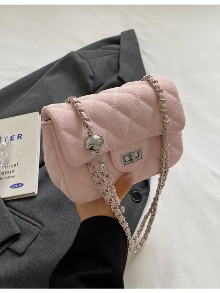 Bolso bandolera acolchado con diseño romboidal — Estilo urbano minimalista 5