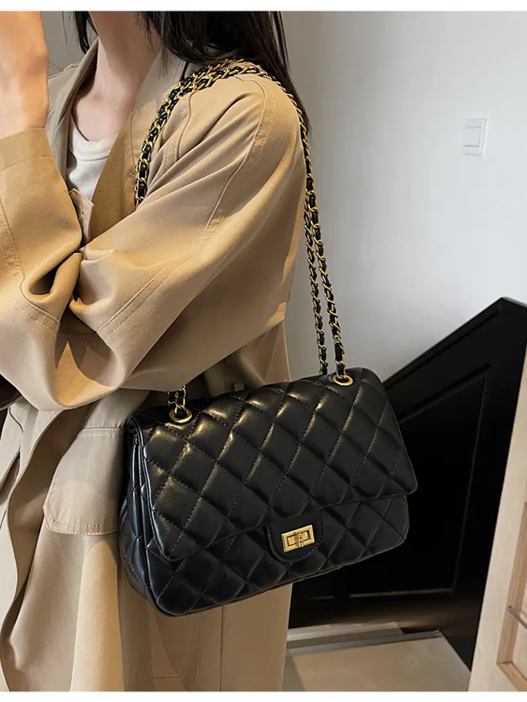 Bolso de hombro acolchado con cadena dorada — estilo clásico atemporal 2