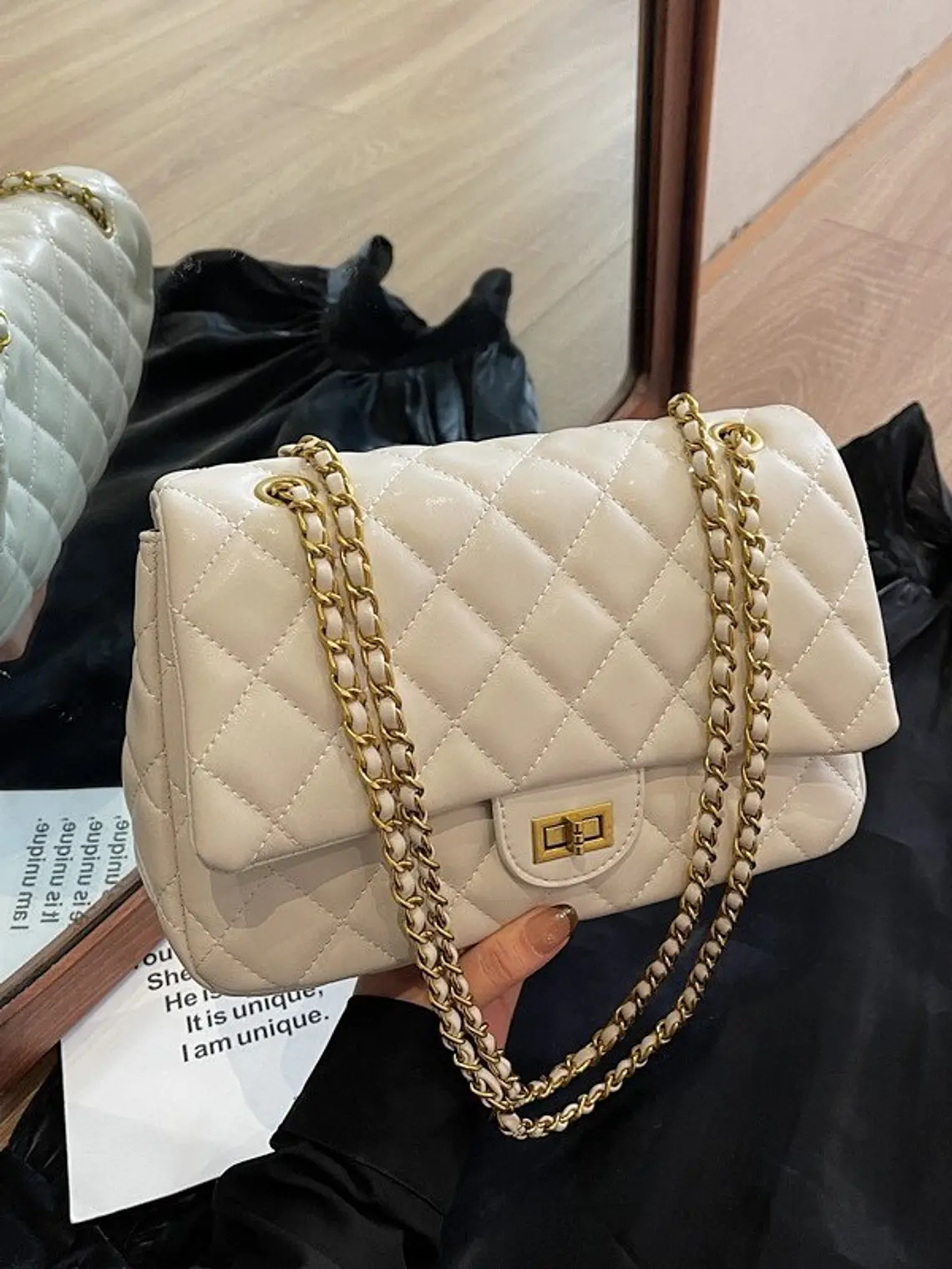 Bolso de hombro acolchado con cadena dorada — estilo clásico atemporal 6