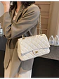 Bolso de hombro acolchado con cadena dorada — estilo clásico atemporal - Miniatura 7