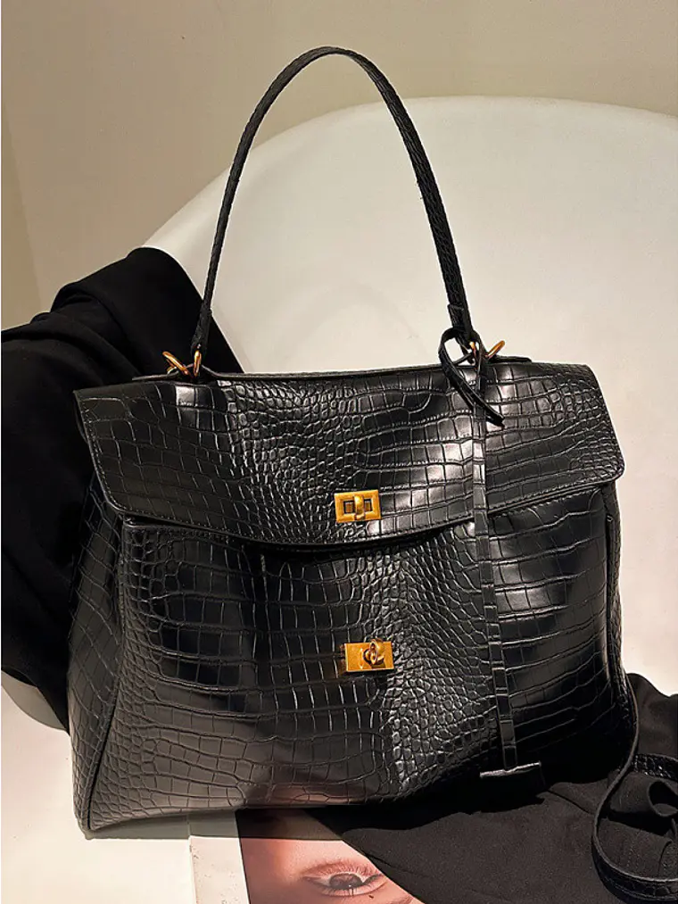Bolso tote de cuero sintético con textura cocodrilo y broches dorados — elegancia urbana en negro 7