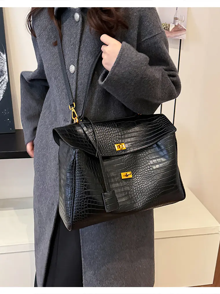 Bolso tote de cuero sintético con textura cocodrilo y broches dorados — elegancia urbana en negro 10
