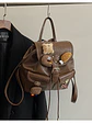 Mochila pequeña con apliques de peluche y colgante decorativo — estilo dulce retro en café - Miniatura 1