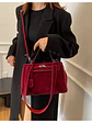 Bolso estructurado de ante sintético con broche giratorio y correa ancha — estilo urbano atemporal - Miniatura 19