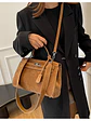 Bolso estructurado de ante sintético con broche giratorio y correa ancha — estilo urbano atemporal - Miniatura 13