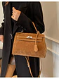 Bolso estructurado de ante sintético con broche giratorio y correa ancha — estilo urbano atemporal - Miniatura 12