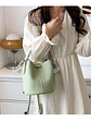 Bolso bucket con textura lichi y pañuelo decorativo entretejido — colores frescos para el día a día - Miniatura 13