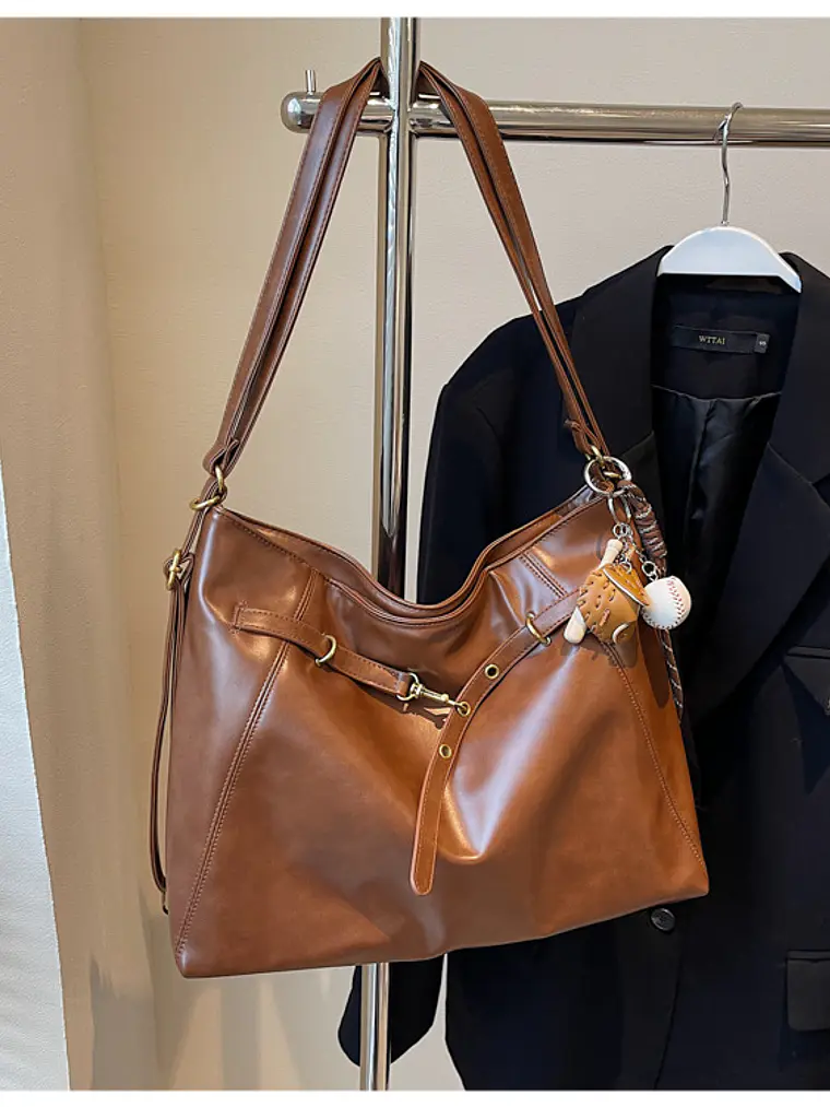 Bolso tote de cuero sintético con cierre de cordón y herrajes dorados — estilo urbano estructurado 13