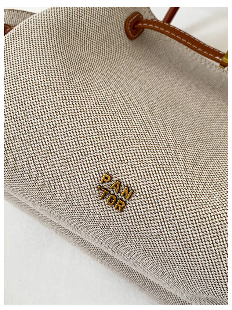 Bolso tote de lona con ribetes de cuero sintético y cierre de cremallera — estilo urbano minimalista 8