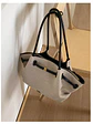 Bolso tote de lona con ribetes de cuero sintético y cierre de cremallera — estilo urbano minimalista - Miniatura 12