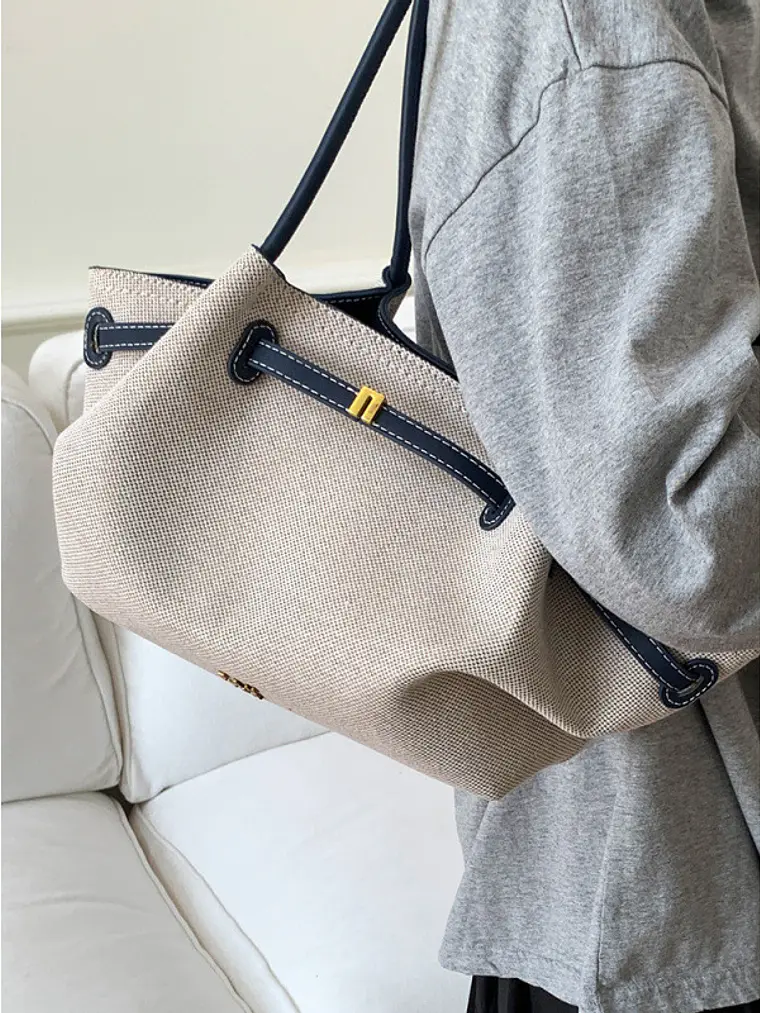 Bolso tote de lona con ribetes de cuero sintético y cierre de cremallera — estilo urbano minimalista 16