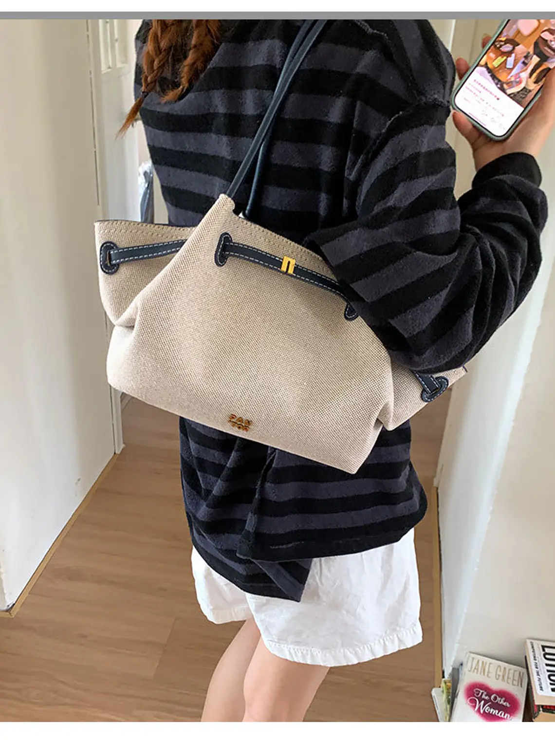 Bolso tote de lona con ribetes de cuero sintético y cierre de cremallera — estilo urbano minimalista 19