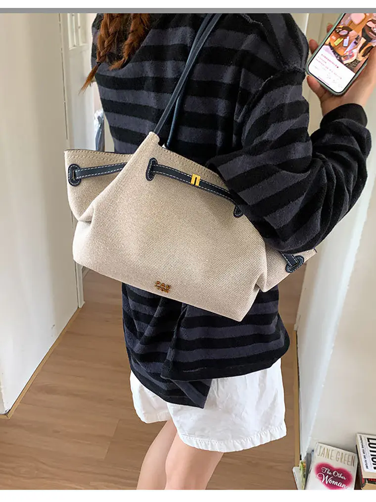 Bolso tote de lona con ribetes de cuero sintético y cierre de cremallera — estilo urbano minimalista 19
