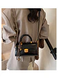 Bolso baguette con cierre de solapa y colgante decorativo — estilo retro urbano - Miniatura 8