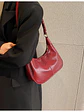 Bolso hobo de cuero sintético con tachas doradas y correa ajustable — silueta media luna - Miniatura 15