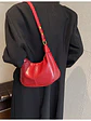 Bolso hobo de cuero sintético con tachas doradas y correa ajustable — silueta media luna - Miniatura 17