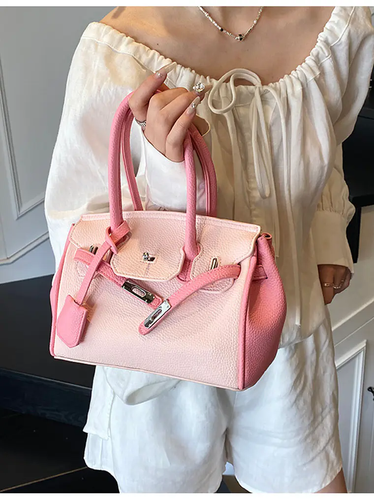 Bolso Estructurado Bicolor con Textura Granulada — Diseño Clásico y Femenino 3