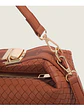 Bolso caja tejido en cuero sintético con asa giratoria dorada — textura artesanal en formato compacto - Miniatura 5
