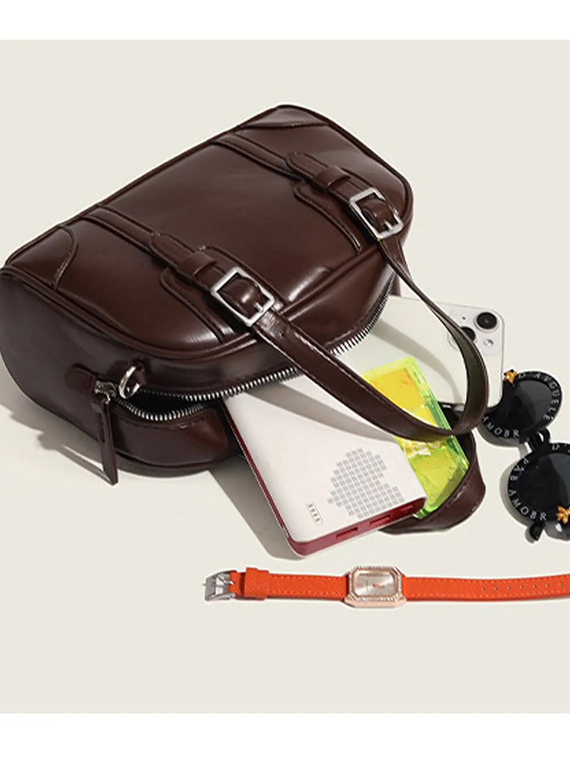Bolso de mano tipo cápsula con hebillas plateadas y costuras decorativas — estilo retro coreano 8