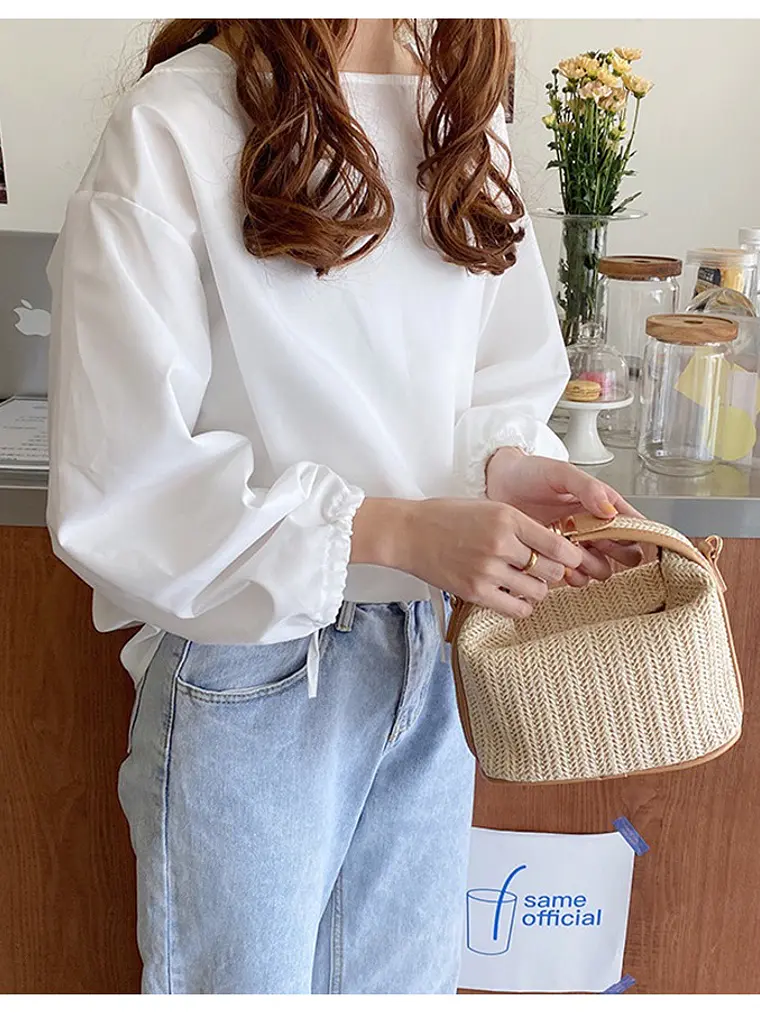 Bolso caja de paja tejida con marco de cuero sintético y cierre dorado — estilo natural compacto 5