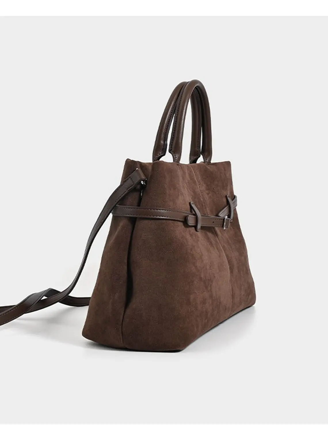Bolso tote de gamuza con cinturón decorativo y asa tubular — volumen generoso, estilo sobrio 4