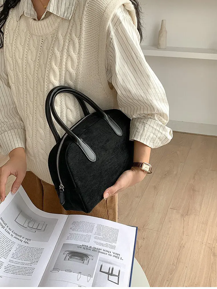 Bolso Boston de gamuza con asa tubular doble y cierre lateral — estilo retro occidental 7